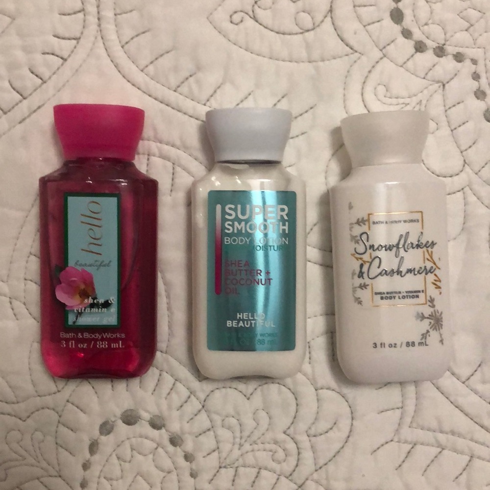 3/$15 💛 BATH & BODY: Body Wash and Lotions